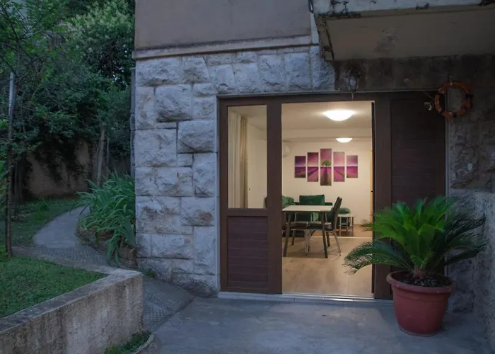 Cosy Charming Apartment Near The Palace